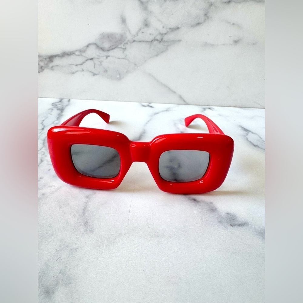 2-Pack Bold Retro Rectangle Sunglasses – Red & Blue Statement Shades - Picture 3 of 7